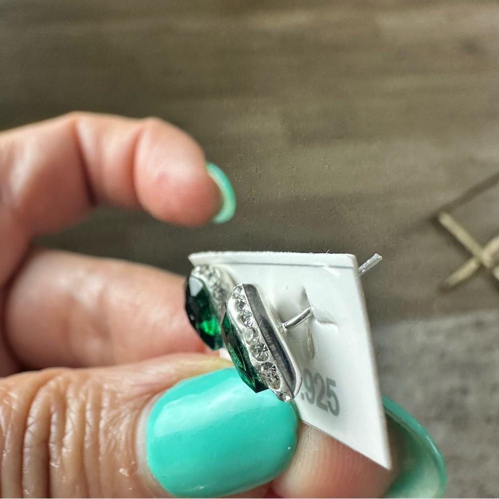 Elegant Green and Silver Teardrop Earrings - Picture 8 of 13